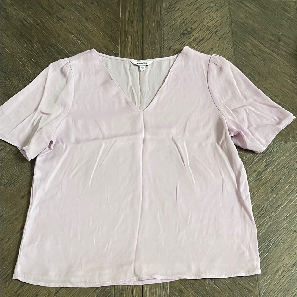 Express Lavender V-Neck Short Sleeve Top Small